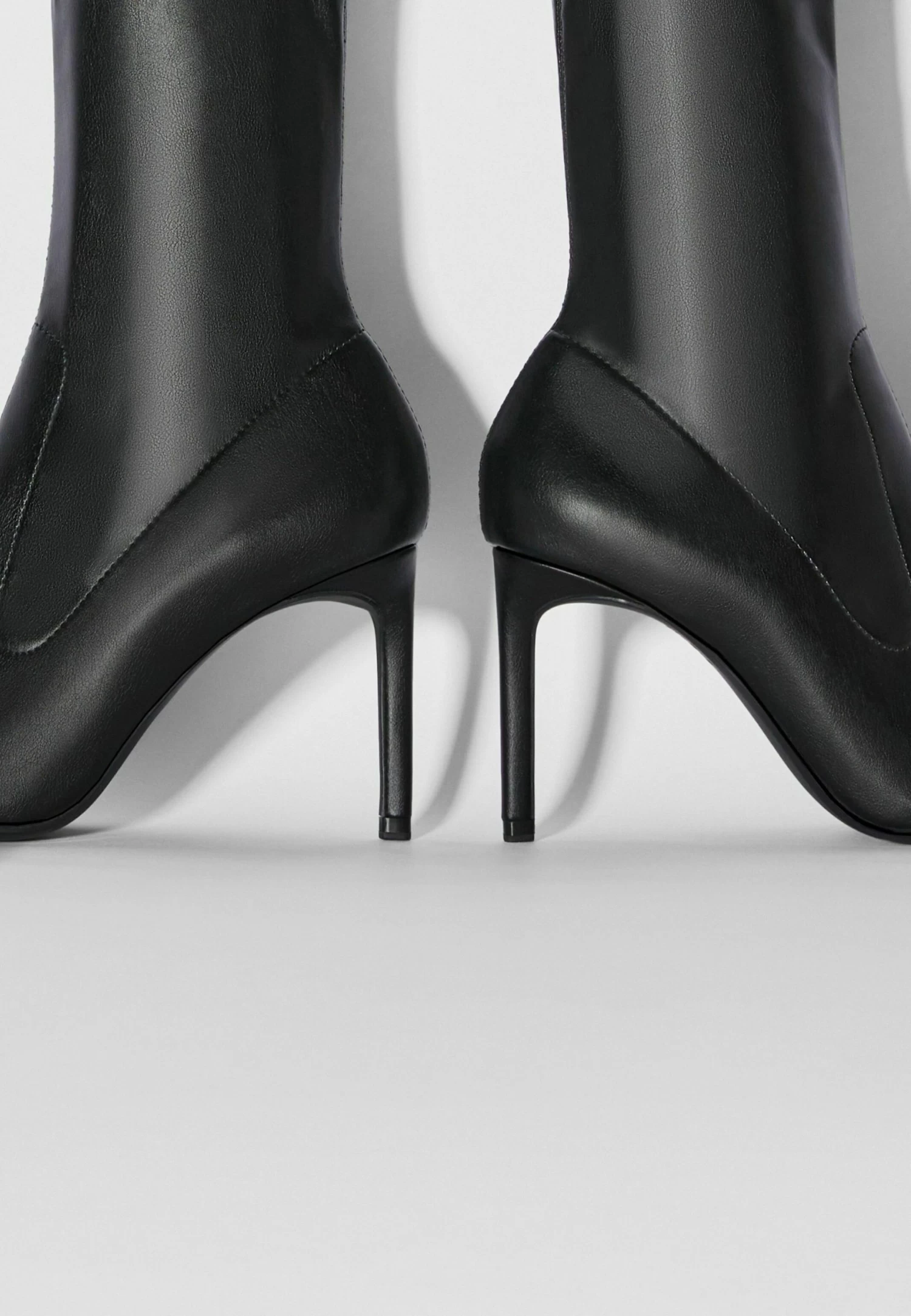 BERSHKA Fitted - Decolleté - Black - immagine 6