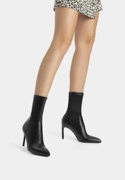 BERSHKA Fitted - Decolleté - Black